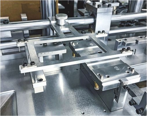 Machines de découpe et de moulage de haute précision pour la fabrication de semi-conducteurs
