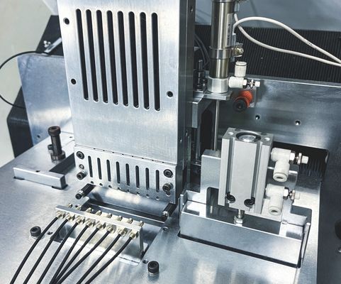 Système de séparation automatique de la machine de découpage et de mise en forme