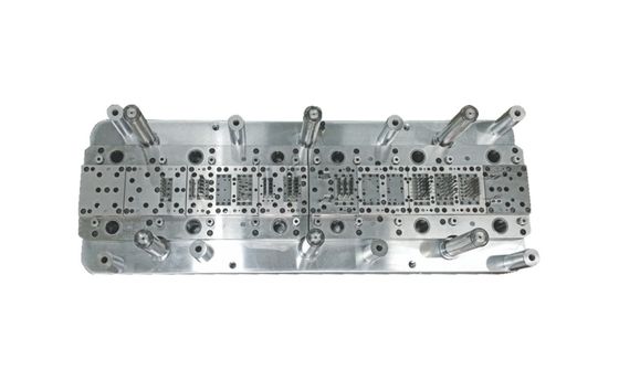 Personnalisation de l'électroplatage IC cadre plomb estampage moule dans le semi-conducteur